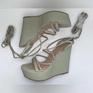 NWOT Women’s Strappy Tie Up Wedges